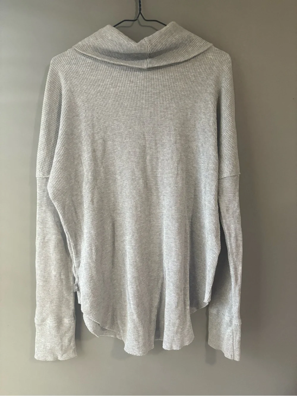 TNA by Aritzia Gray Waffle Knit Cowl Neck Long Sleeve Top Size Medium - Picture 6 of 9